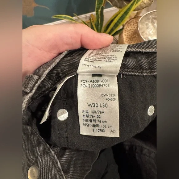 Levis Ribcage Jeans - Picture 7 of 7